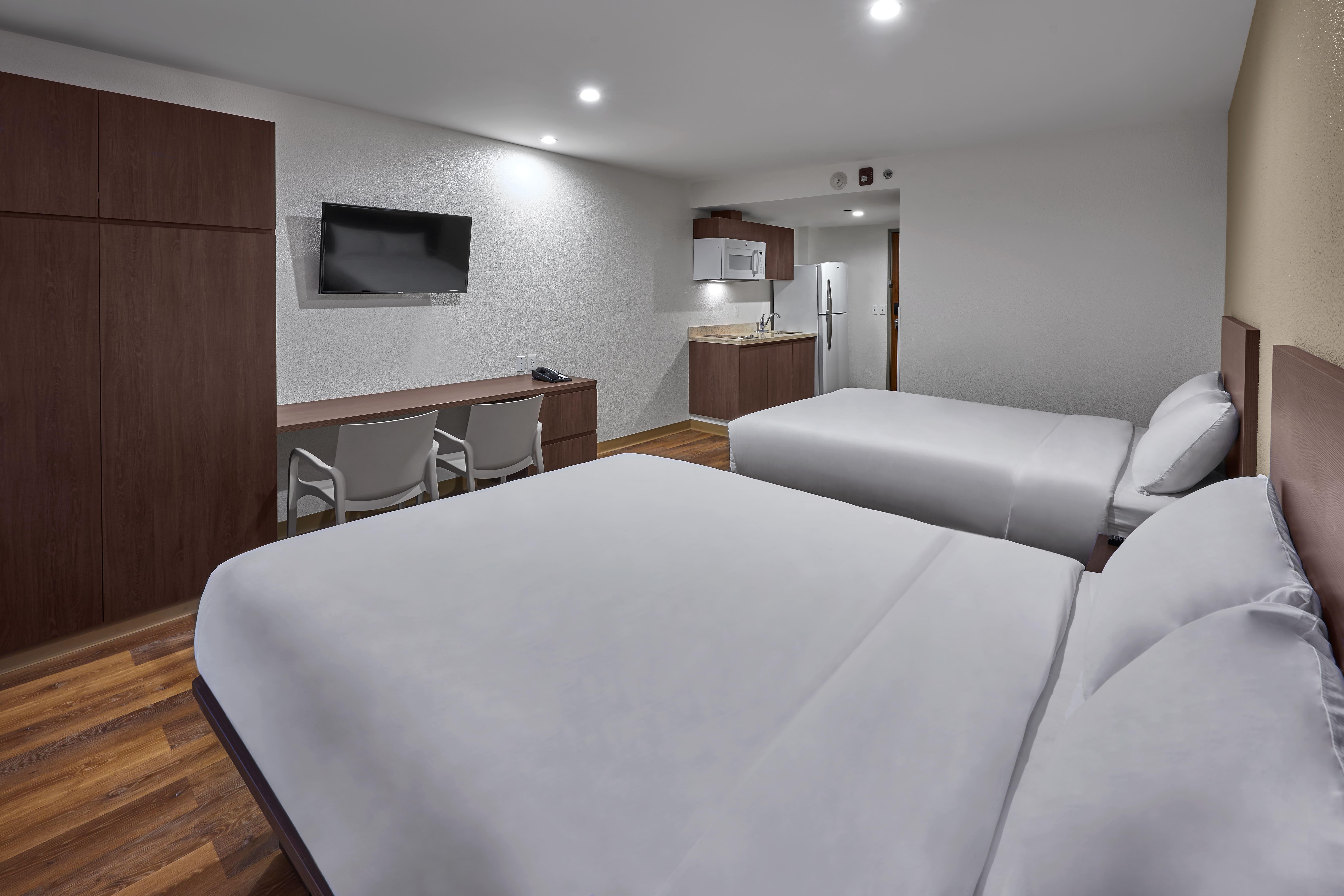 Extended Suites Celaya Galerias Zewnętrze zdjęcie
