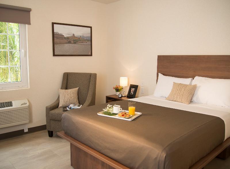 Extended Suites Celaya Galerias Zewnętrze zdjęcie