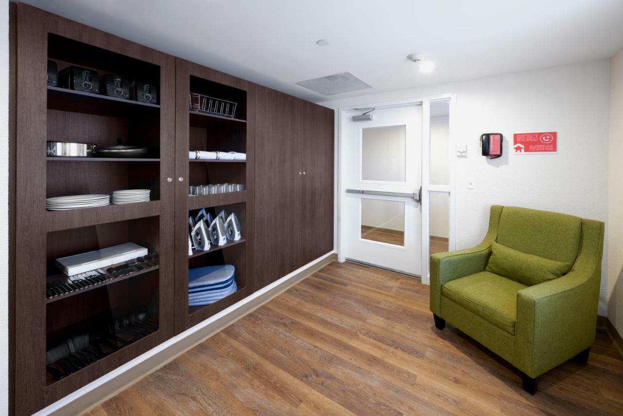 Extended Suites Celaya Galerias Zewnętrze zdjęcie