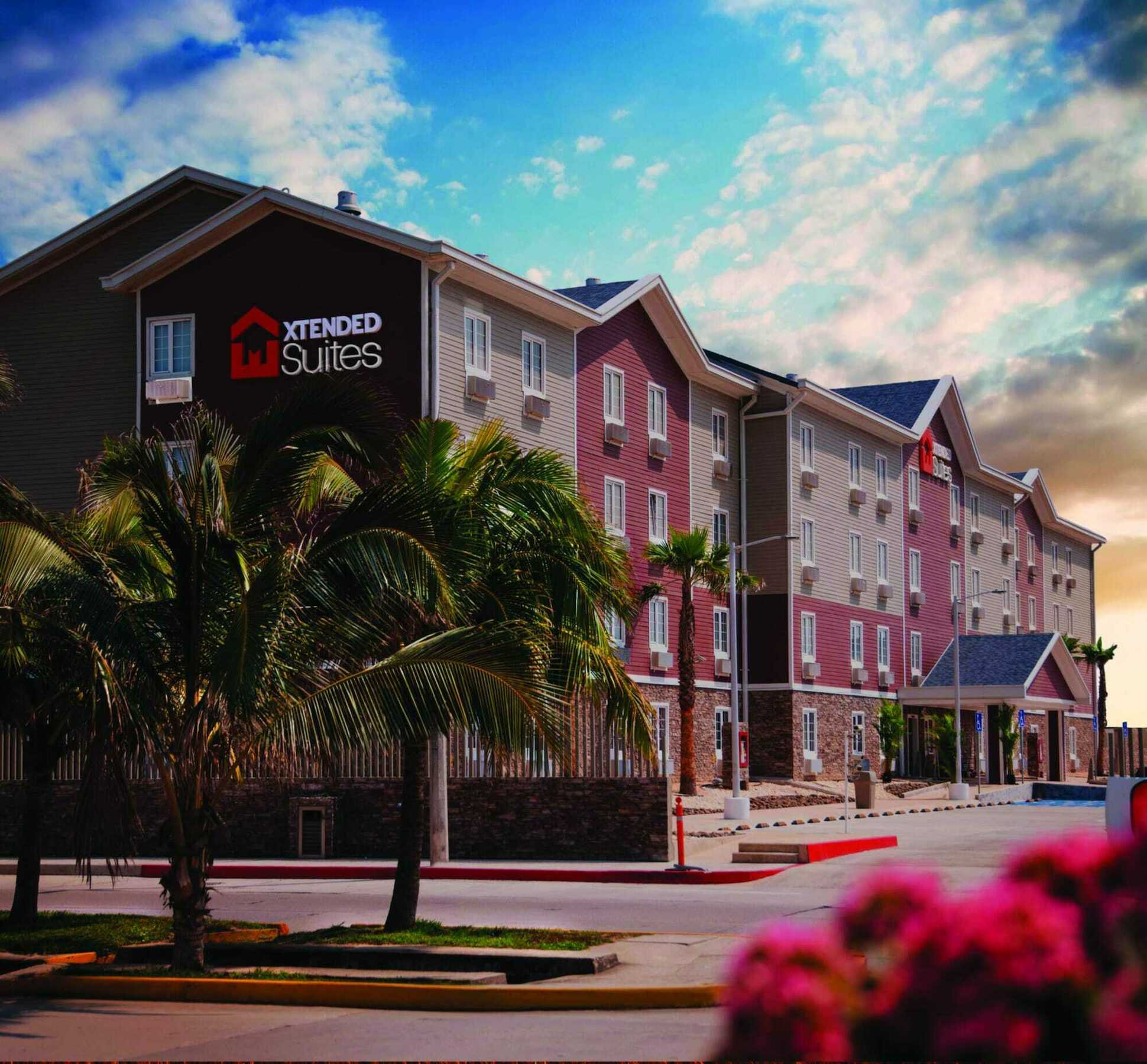 Extended Suites Celaya Galerias Zewnętrze zdjęcie
